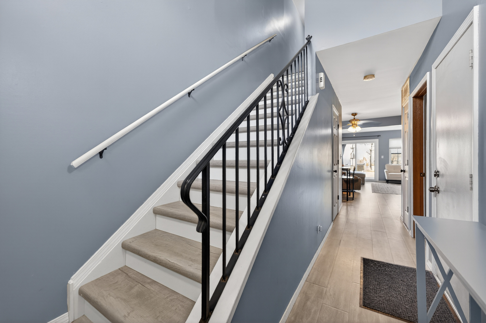 842 Tamarac Boulevard Addison, IL 60101 - Photo 3 of 19