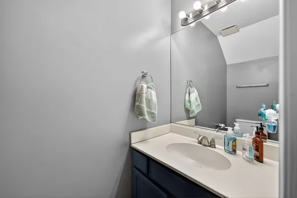 $290,000 | 842 Tamarac Boulevard, Addison, IL 60101