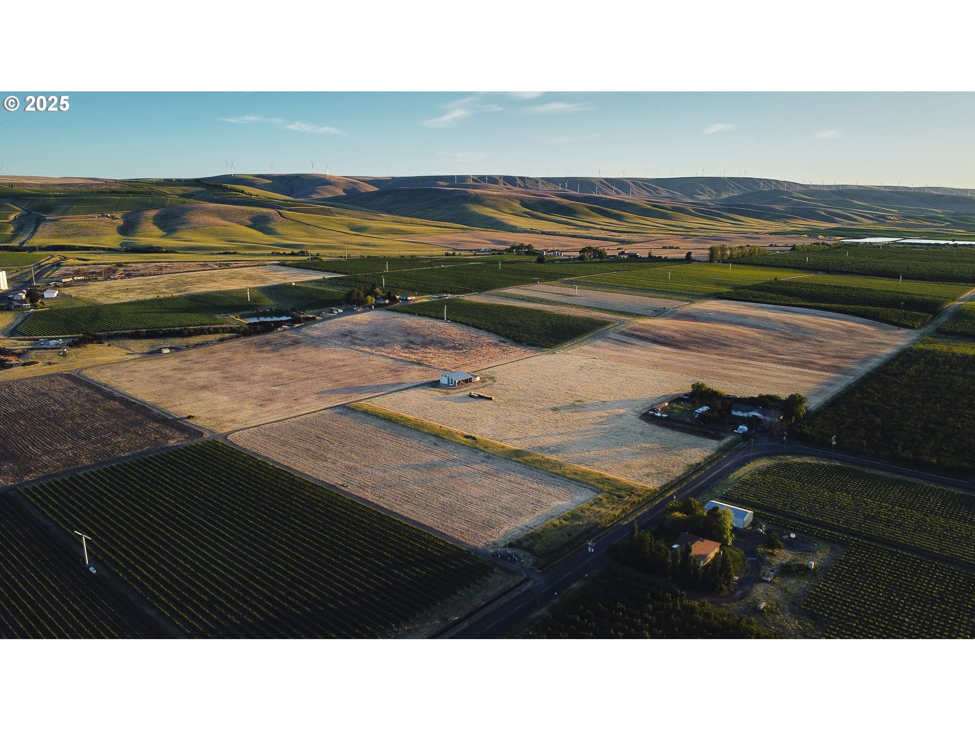 0 Edwards Road Milton Freewater, OR 97862 - Photo 6 of 7 a black and white photo of a living room