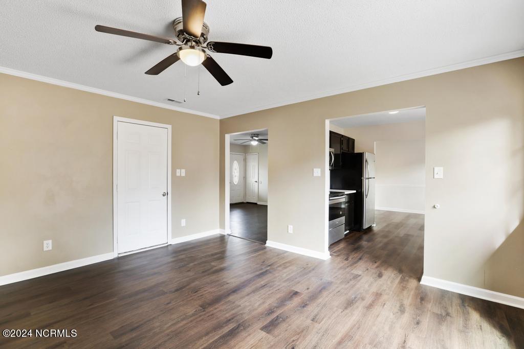 528 Wisteria Road Jacksonville, NC 28546 - Photo 6 of 22 IMG_9315