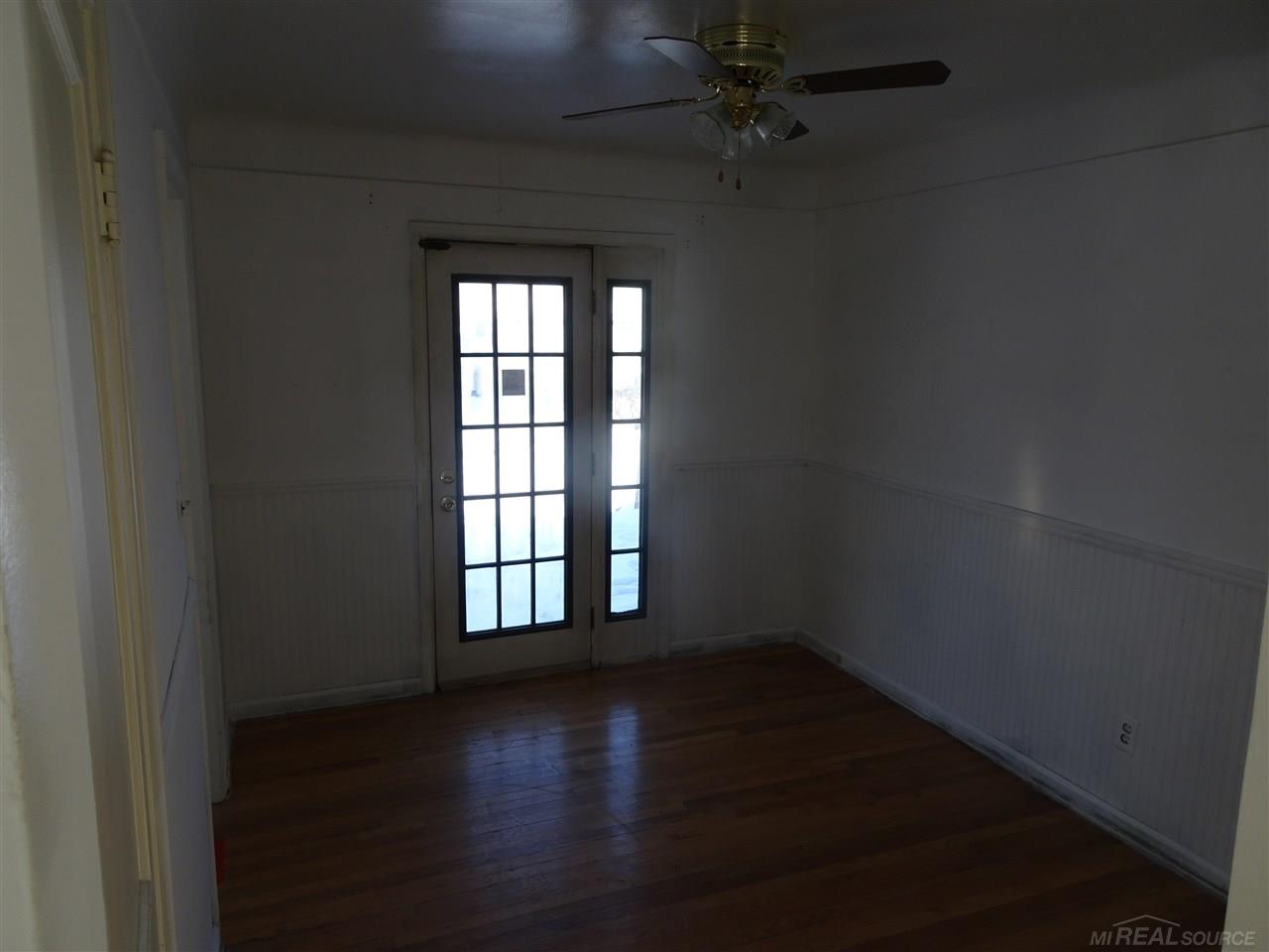 23007 David Eastpointe, MI 48021 - Photo 6 of 12 31312664-5.JPG