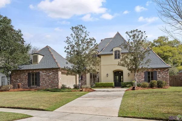 $799,900 | 19427 Point O' Woods Court, Baton Rouge, LA 70809