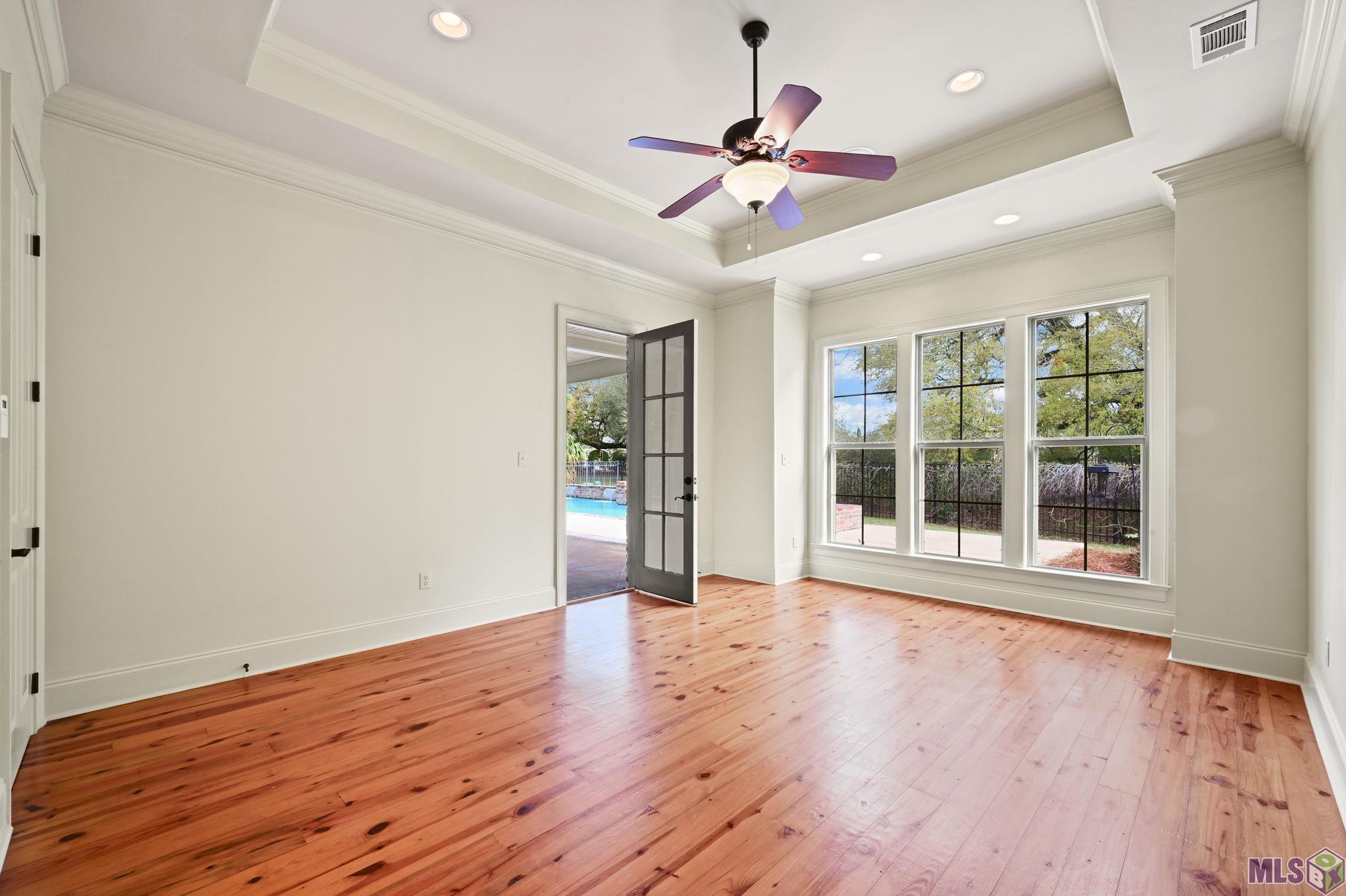 19427 Point O' Woods Court Baton Rouge, LA 70809 - Photo 16 of 50 Primary Bedroom