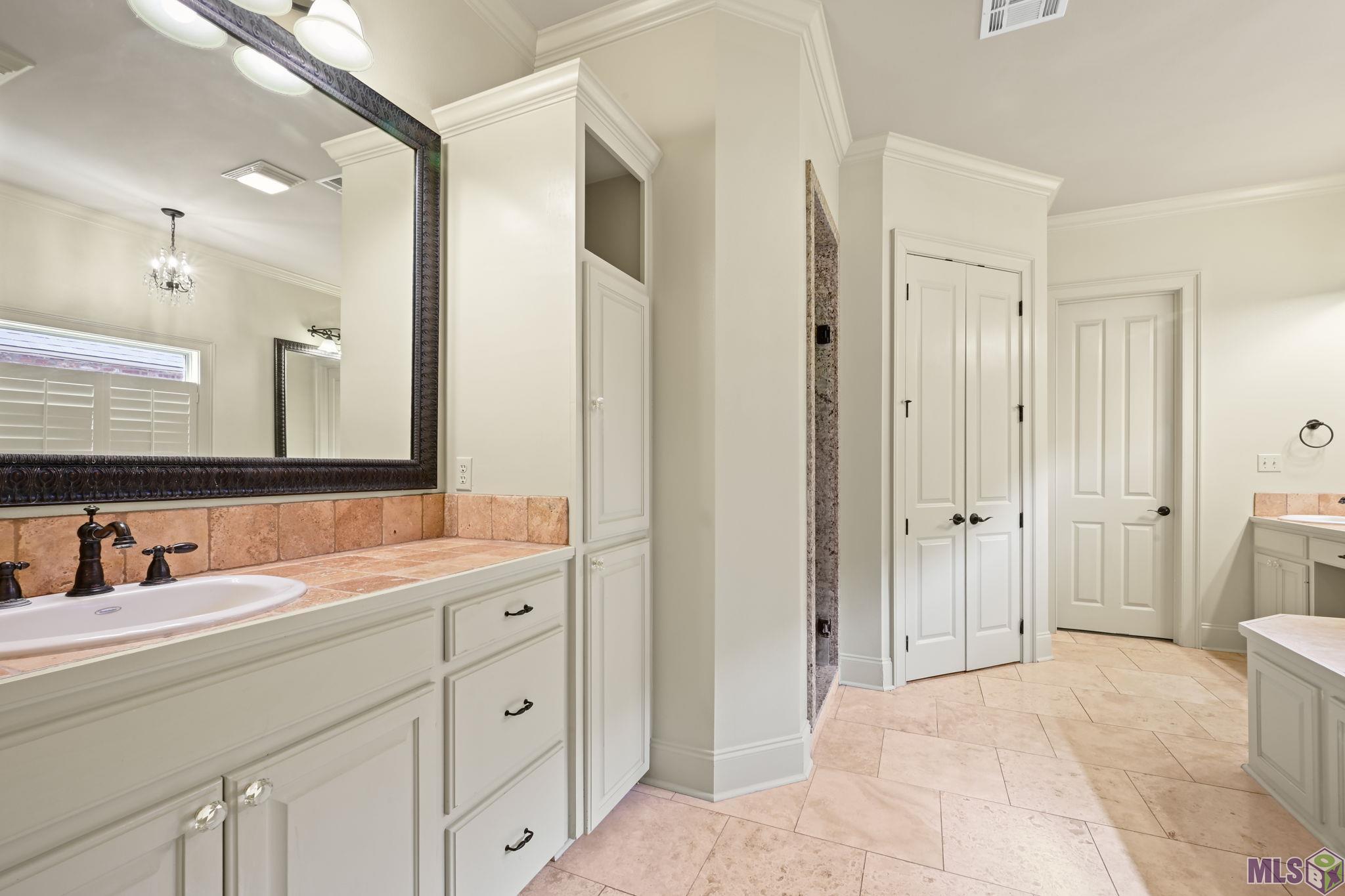 19427 Point O' Woods Court Baton Rouge, LA 70809 - Photo 19 of 50 Primary Bath