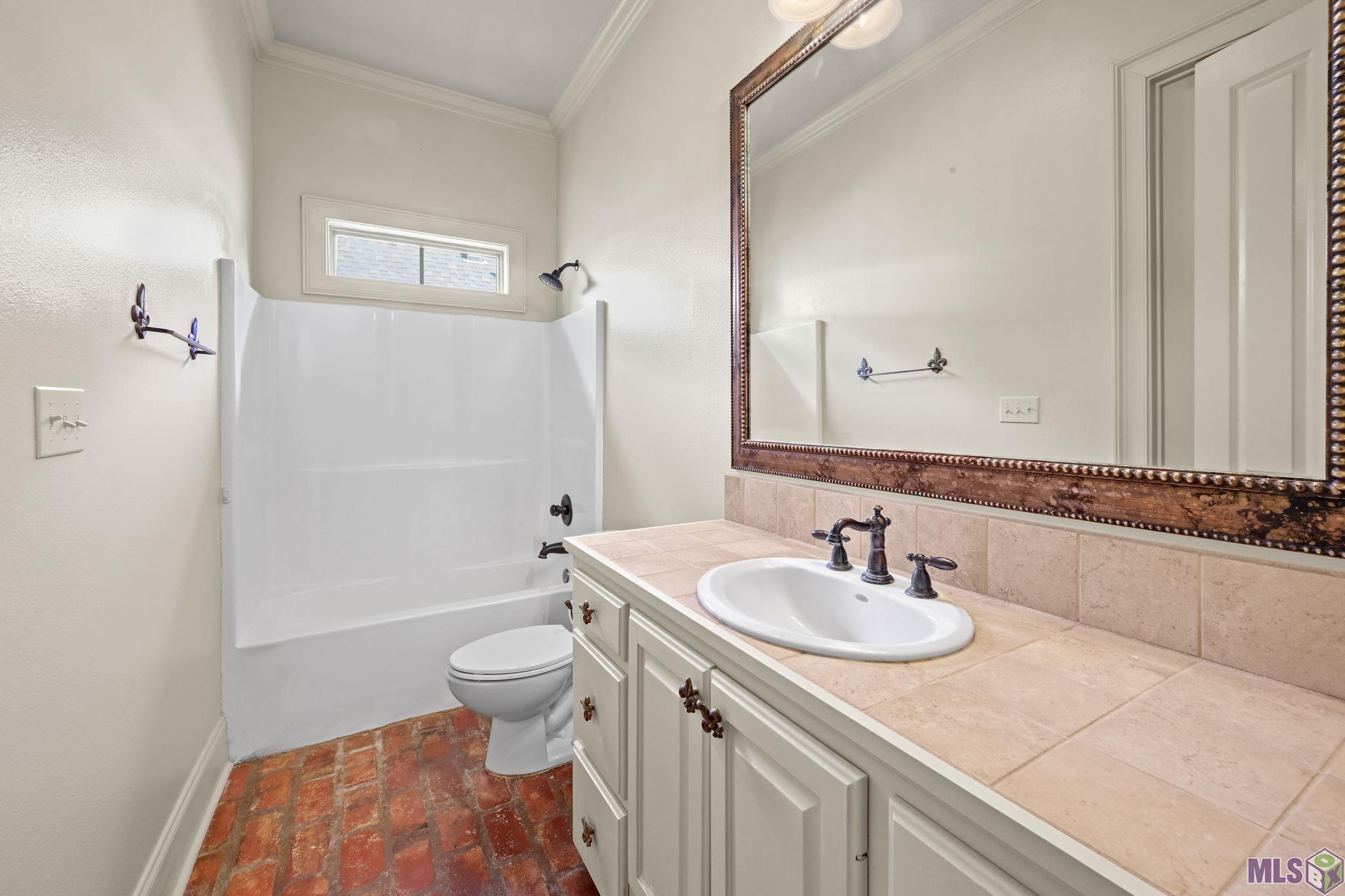 19427 Point O' Woods Court Baton Rouge, LA 70809 - Photo 21 of 50 Full Bath 2