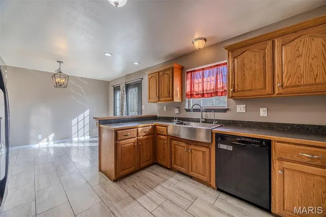 $450,000 | 21504 North Horizonway Street, St. Robert, MO 65584