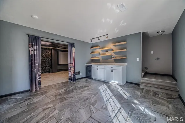 $450,000 | 21504 North Horizonway Street, St. Robert, MO 65584