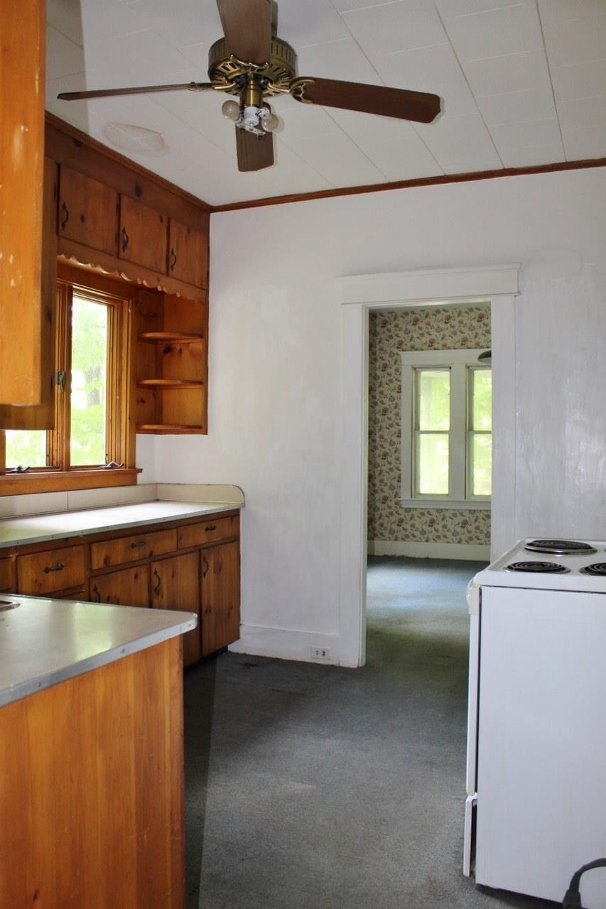 311 Clinton Street Springfield, VT 05156 - Photo 7 of 18