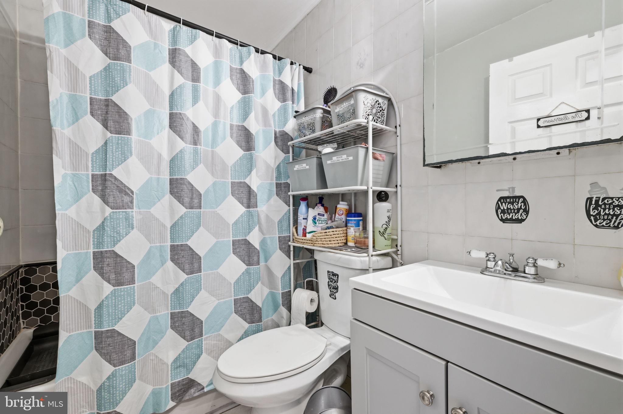 12 Gridiron Road Levittown, PA 19057 - Photo 8 of 32 Gallery Image 8