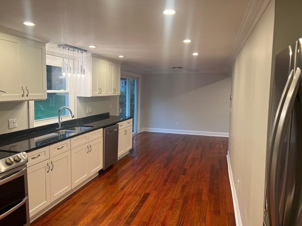 5 Brookdale Road Natick, MA 01760 - Photo 4 of 36 Gallery Image 4