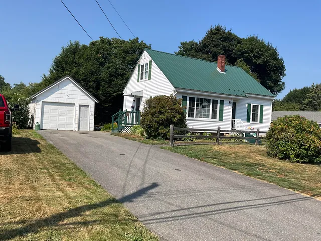 $280,000 | 17 Broadlawn Drive, Brewer, ME 04412