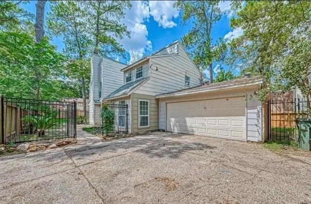 $2,300 | 17805 Villa Way Drive, Spring, TX 77379