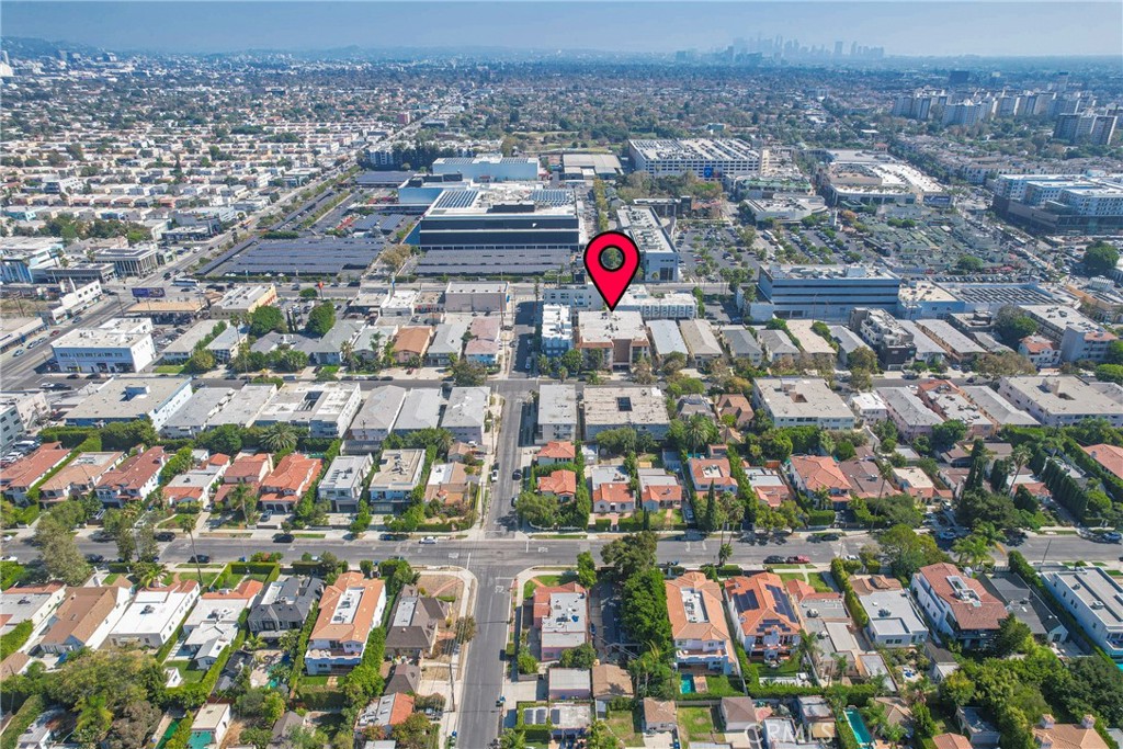 104 South Hayworth Avenue, Unit 204 Los Angeles, CA 90048 - Photo 50 of 52 a view of a city