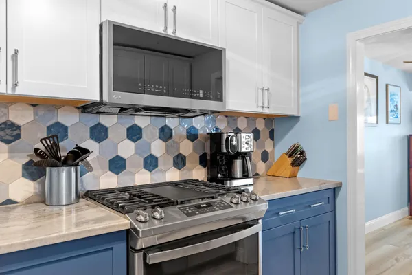 $445,000 | 4 Harbor Hill Drive, Unit 4, Buzzards Bay, MA 02532