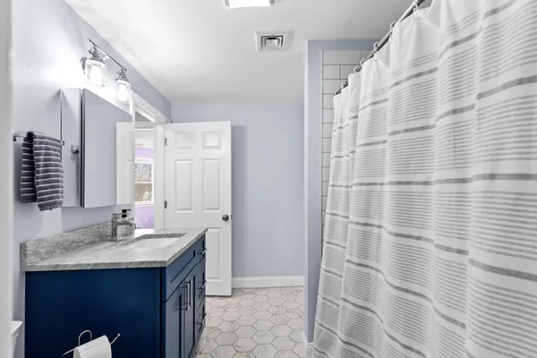 $445,000 | 4 Harbor Hill Drive, Unit 4, Buzzards Bay, MA 02532