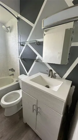 $1,490 | 4163 Southwest 67th Avenue, Unit 211C, Davie, FL 33314