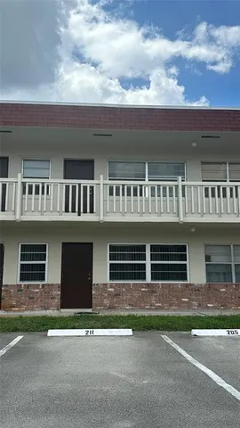 $1,490 | 4163 Southwest 67th Avenue, Unit 211C, Davie, FL 33314