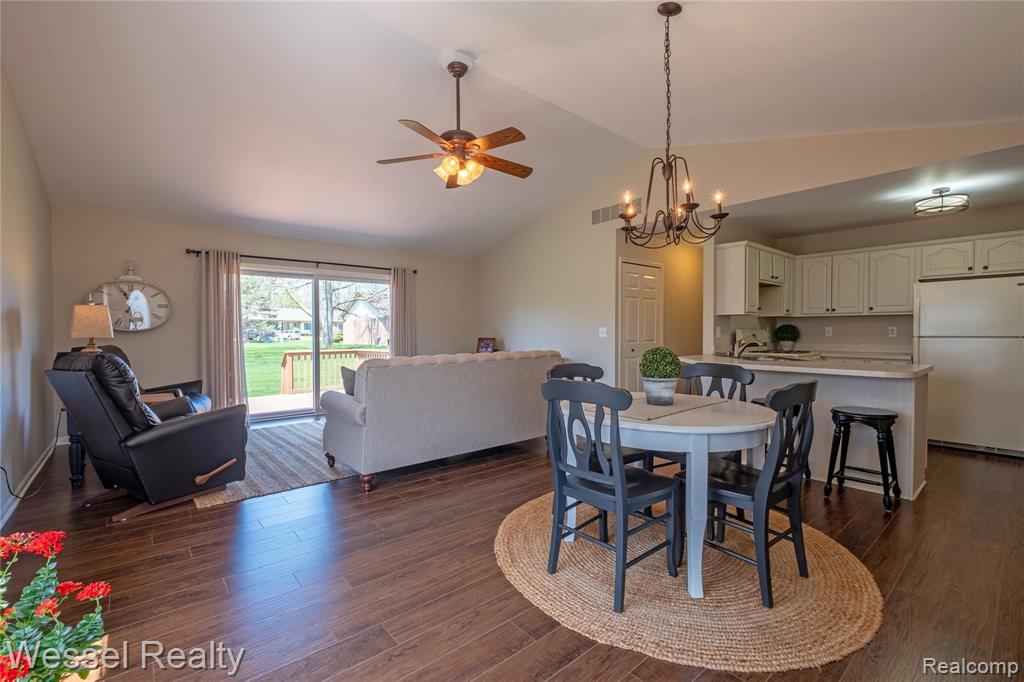 465 Victoria Lane, Unit 9 Romeo, MI 48065 - Photo 4 of 27