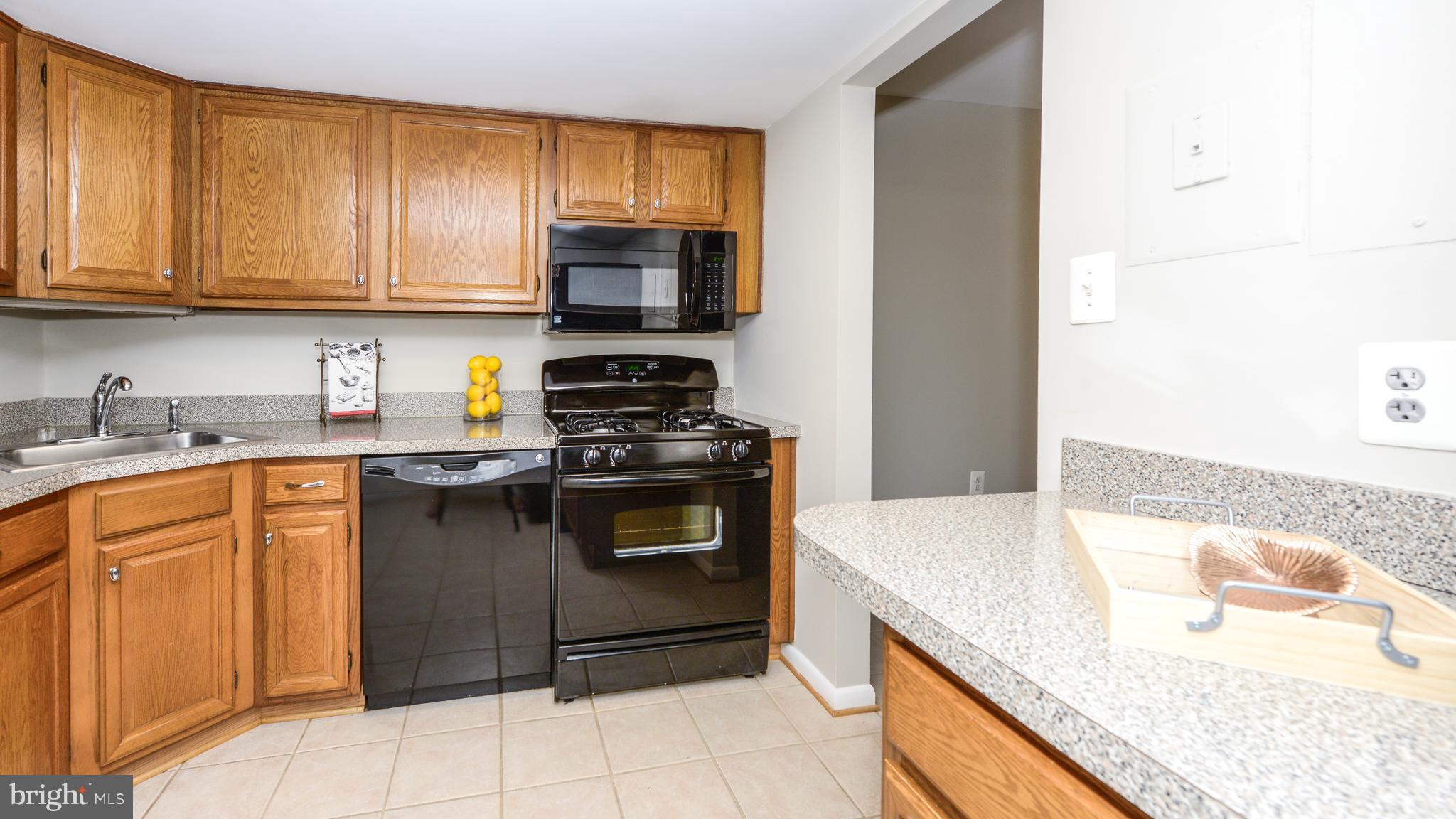 1419 Northgate Square, Unit 22B Reston, VA 20190 - Photo 4 of 30 Kitchen