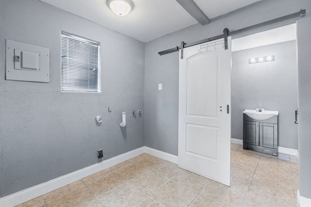 2915 Freeman Street Lufkin, TX 75901 - Photo 30 of 31 a view of a small space