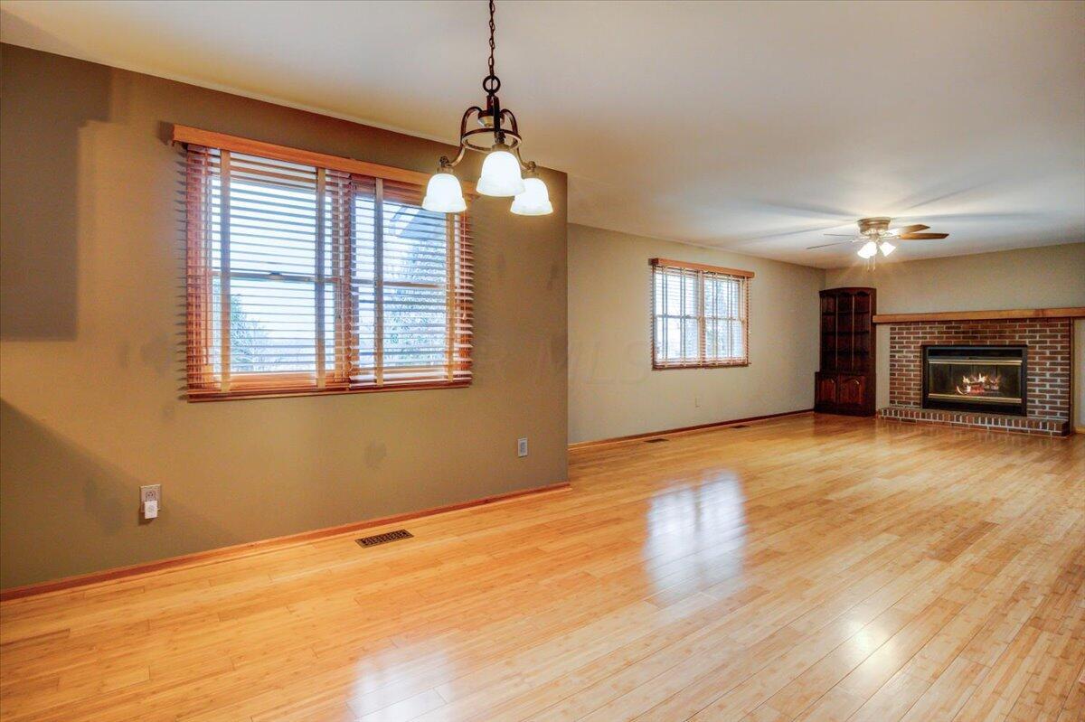 2584 Hollenback Road Lewis Center, OH 43035 - Photo 13 of 34 Living Room