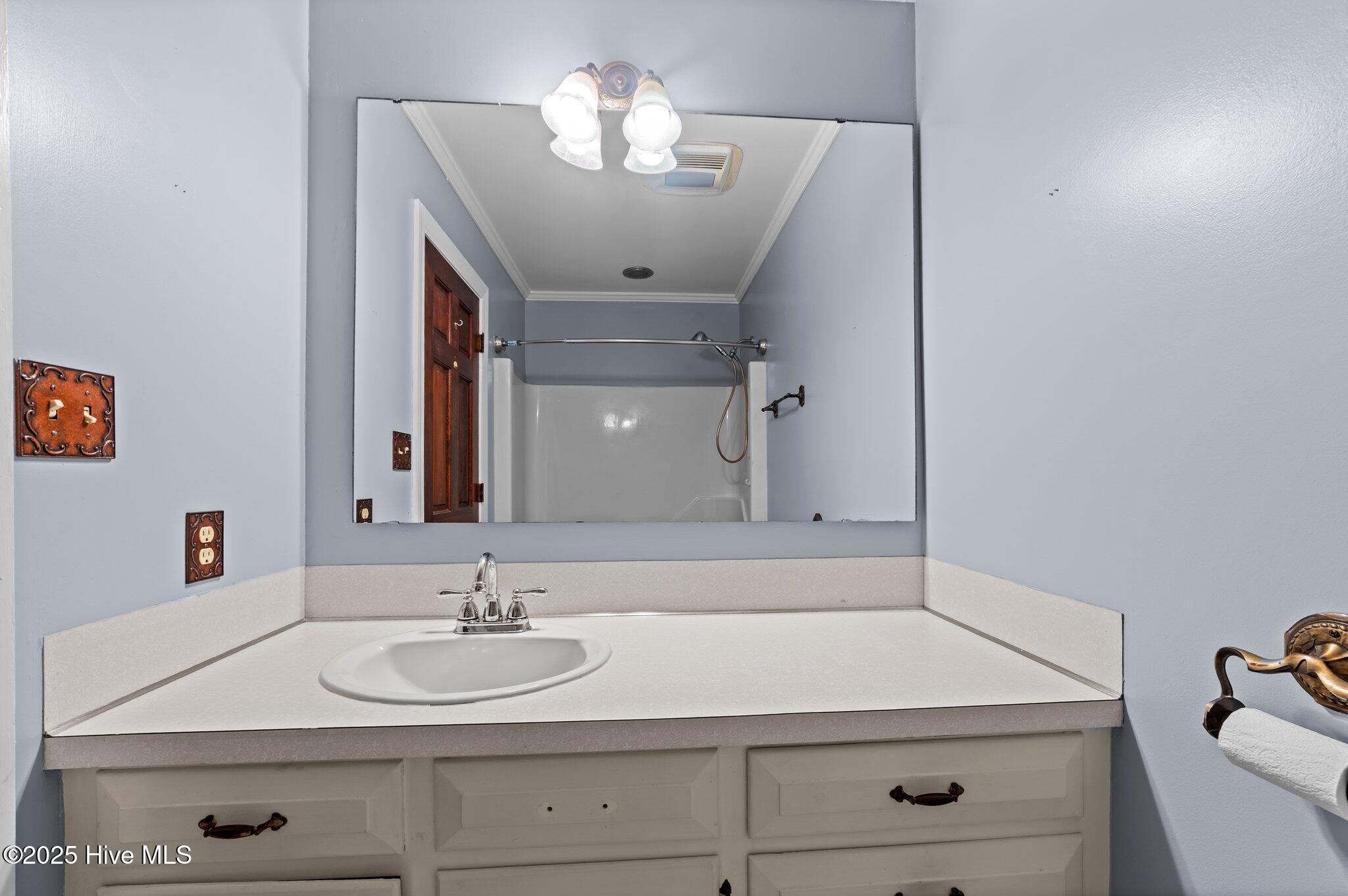 6715 Clarks Neck Road Washington, NC 27889 - Photo 32 of 53 Guest Bath
