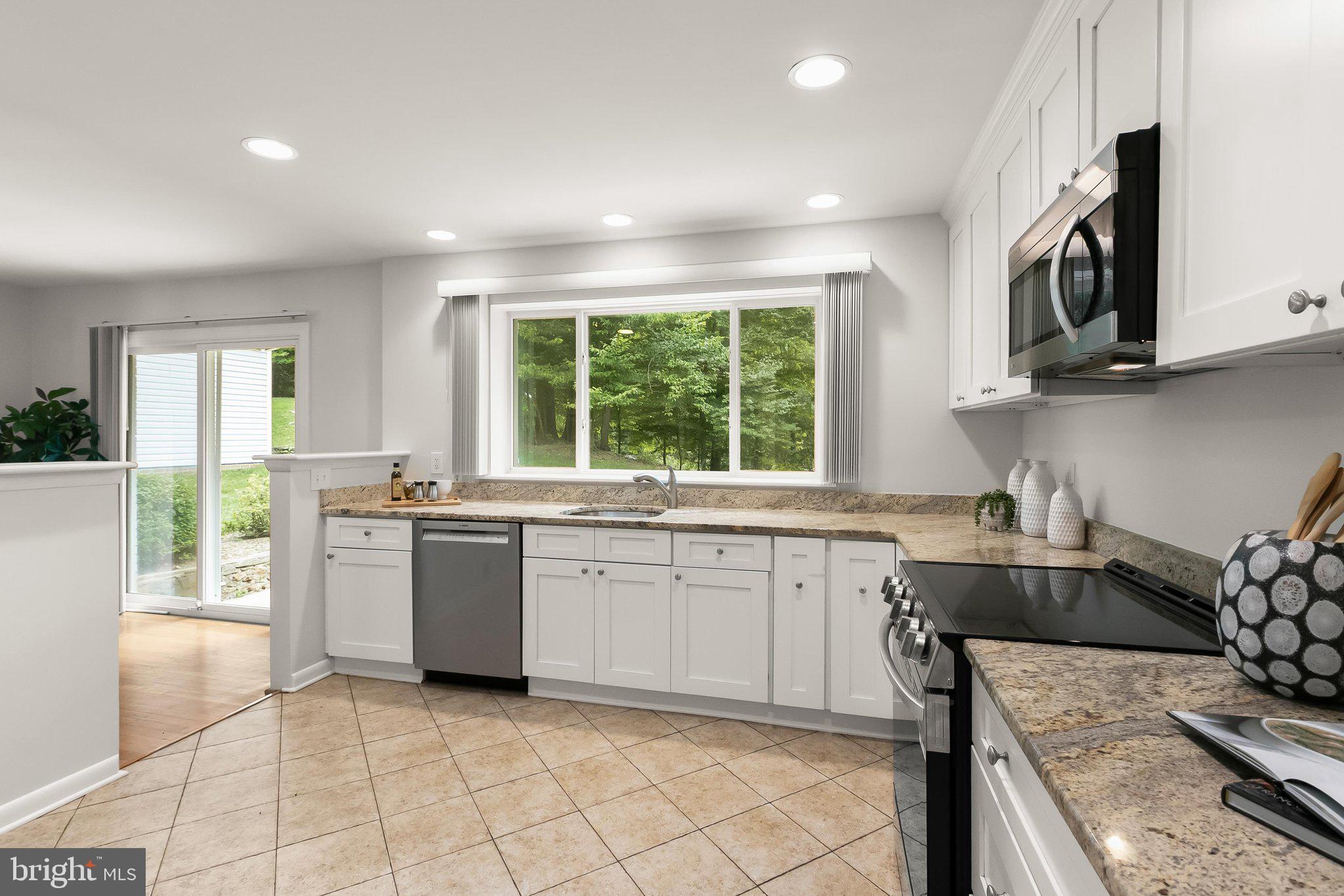 8212 Hawthorne Road Bethesda, MD 20817 - Photo 20 of 67 Kitchen with new dishwasher '25