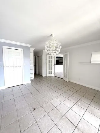 $1,800 | 1530 Northeast 191st Street, Unit 340, Miami, FL 33179