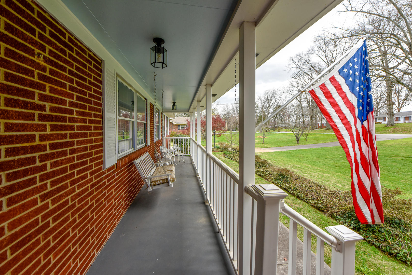COVERED FRONT PORCH
