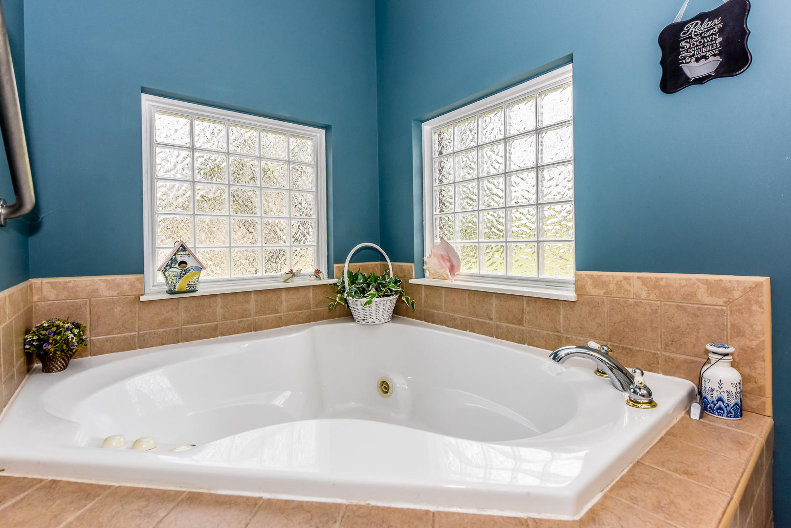 562 West Hunt Road Alcoa, TN 37701 - Photo 18 of 23 WHIRLPOOL BATH