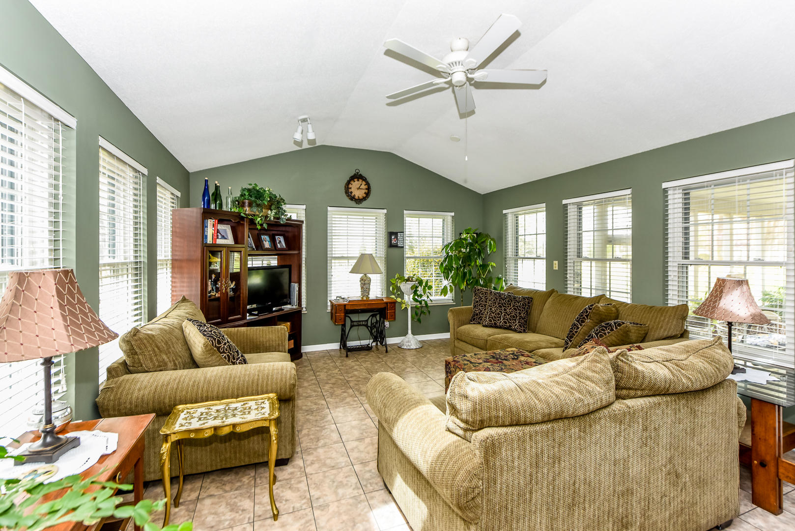 562 West Hunt Road Alcoa, TN 37701 - Photo 10 of 23 FAMILY SUNROOM