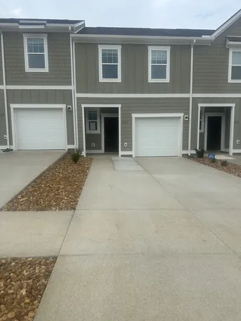 $274,990 | 221 Darlington Drive, Unit 221, Dickson, TN 37055