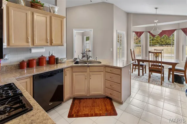 $675,000 | 6611 Quercus Grove Road, Edwardsville, IL 62025