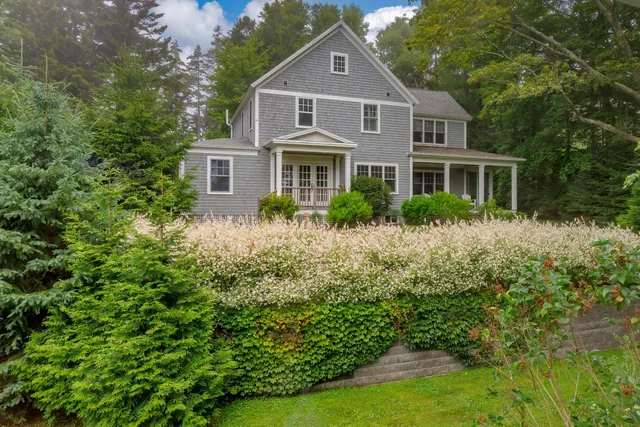 $2,750,000 | 5 Graves Lane, Mount Desert, ME 04662
