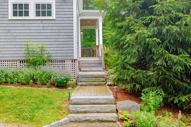 $2,750,000 | 5 Graves Lane, Mount Desert, ME 04662