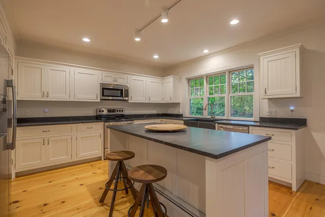 $2,750,000 | 5 Graves Lane, Mount Desert, ME 04662