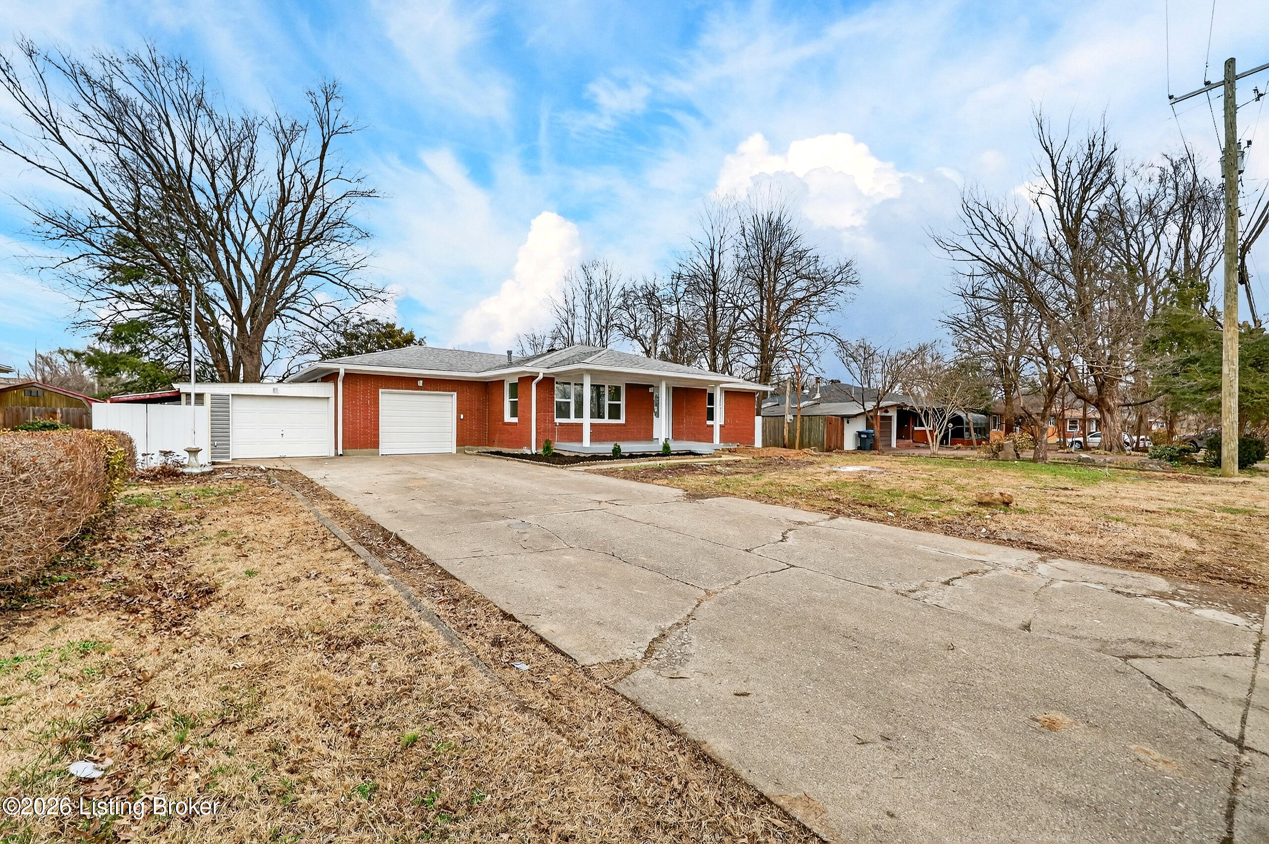 11610 Deering Road Louisville, KY 40272 - Photo 3 of 65 008_H40A3780