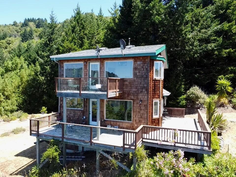 10 Telegraph Creek Road Whitethorn, CA 95589 - Photo 1 of 59