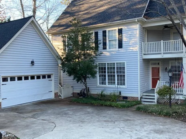 $2,275 | 110 Park Oaks Court, Cary, NC 27519