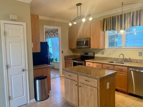 $2,275 | 110 Park Oaks Court, Cary, NC 27519