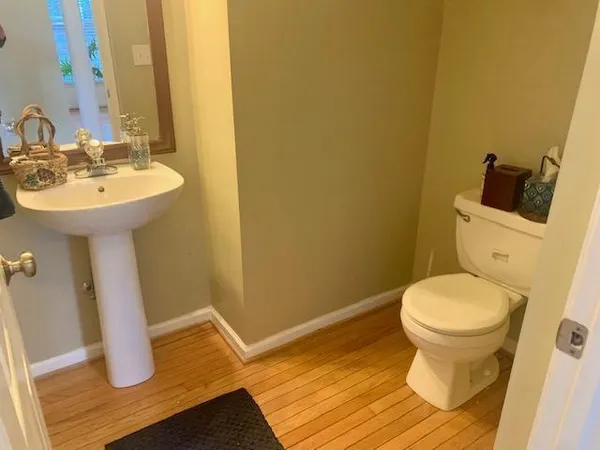 $2,275 | 110 Park Oaks Court, Cary, NC 27519