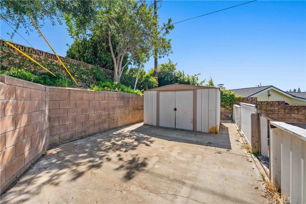 6664 Tapley Street Simi Valley, CA 93063 - Photo 26 of 31 Storage shed to stay.