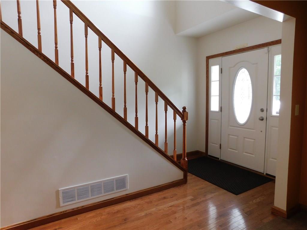 410 Deer Run Road Slippery Rock, PA 16057 - Photo 8 of 24 Entry/Staircase