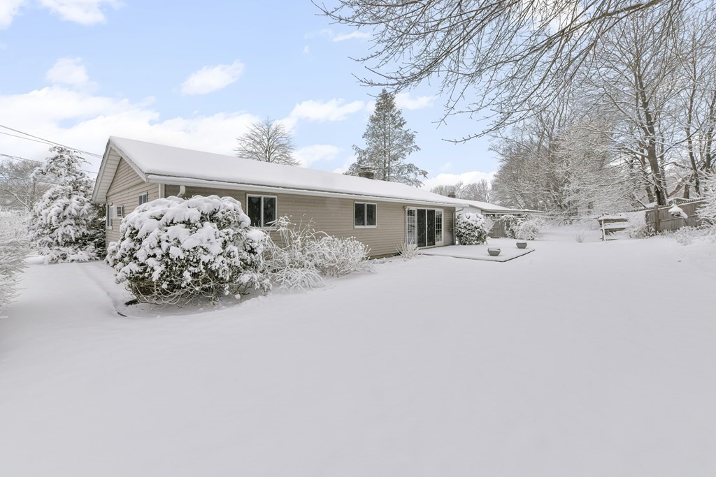 7 Andover Road Beverly, MA 01915 - Photo 3 of 25 Gallery Image 3
