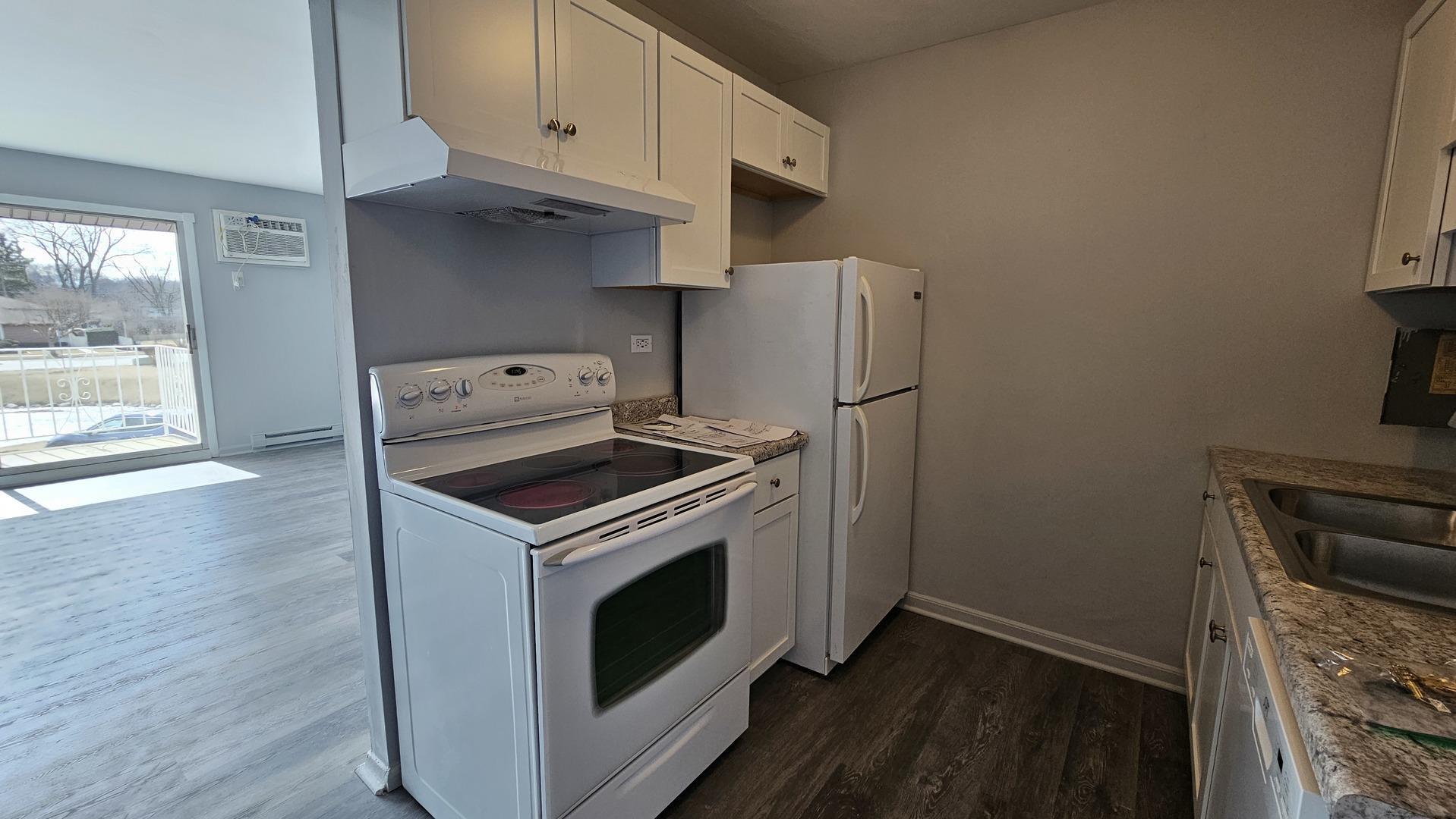 850 East Old Willow Road, Unit 218 Prospect Heights, IL 60070 - Photo 4 of 7