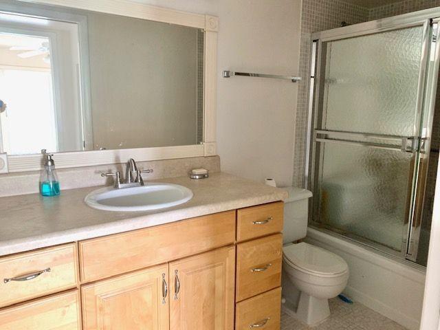 1009 Rexford Drive Boca Raton, FL 33434 - Photo 8 of 21 Main Bathroom