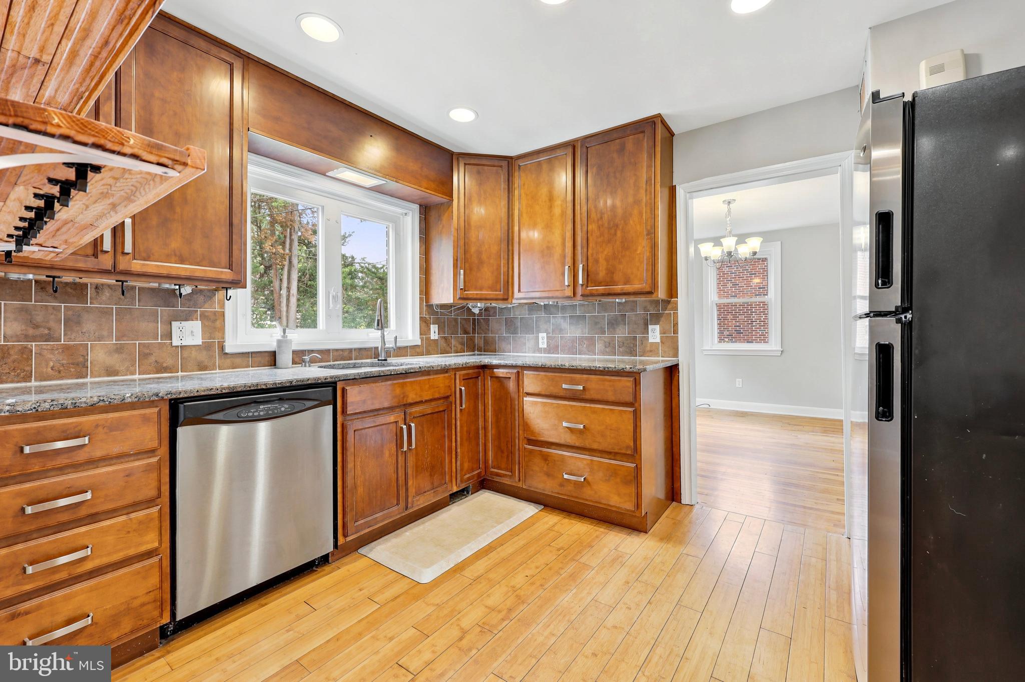102 Rockglen Road Wynnewood, PA 19096 - Photo 5 of 24 Kitchen with Thomasville cabinets