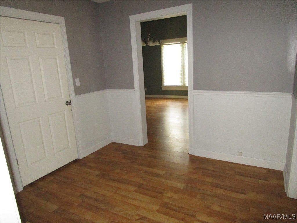 202 South Johnson Street Samson, AL 36477 - Photo 16 of 30 Area between bath/dining room and living room