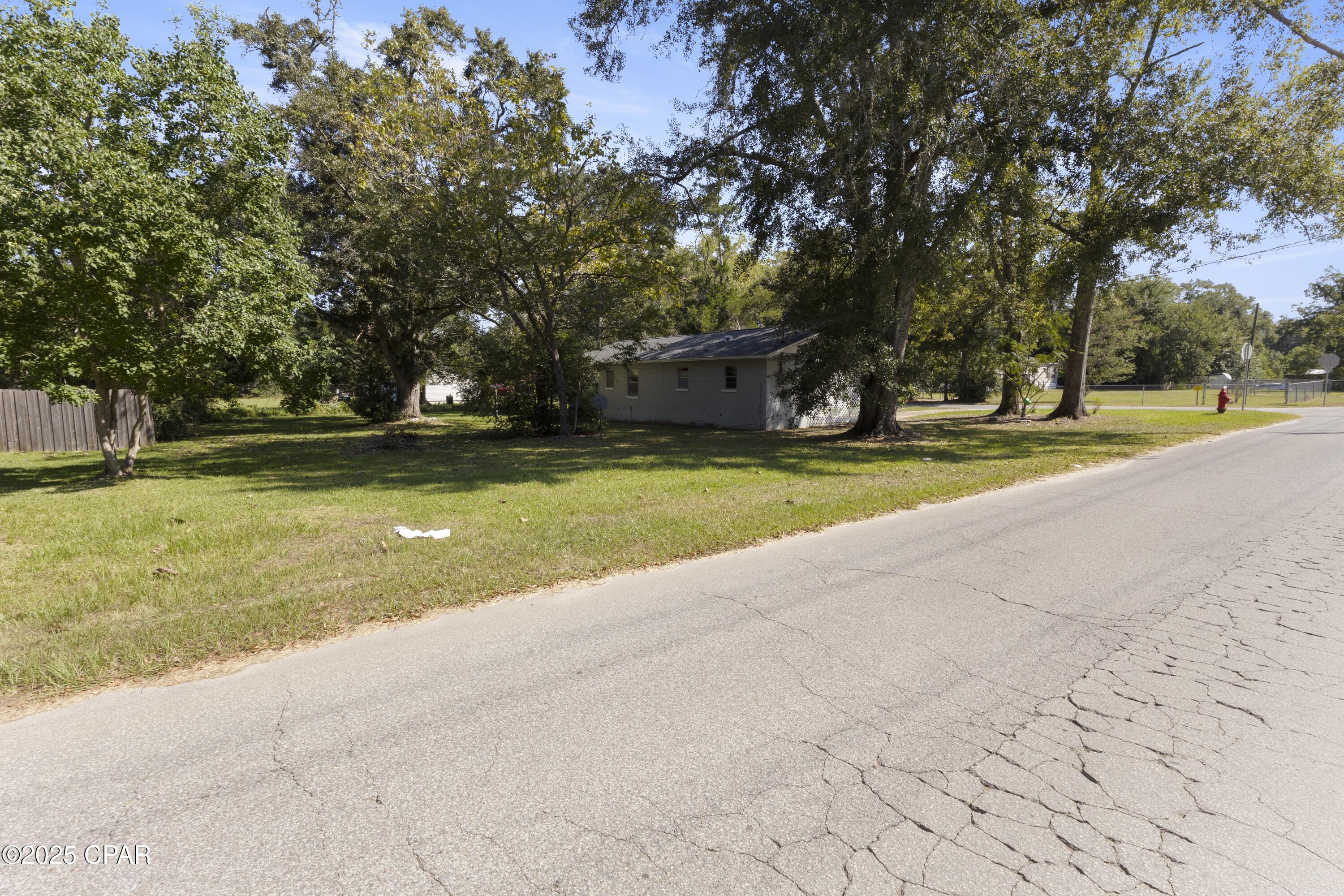 540 4th Street Chipley, FL 32428 - Photo 21 of 34