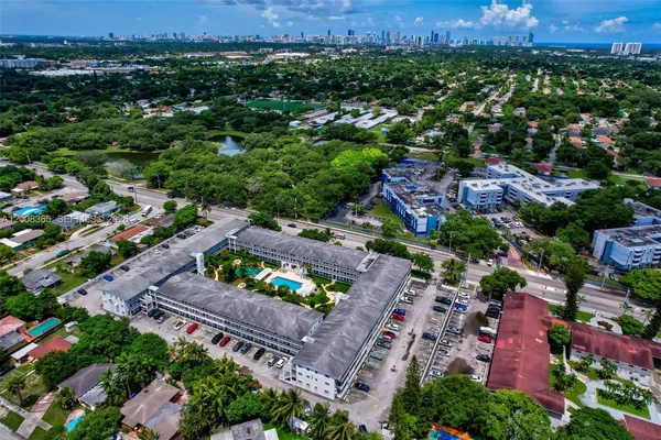 $99,900 | 15610 Northeast 6th Avenue, Unit 23C, Miami, FL 33162